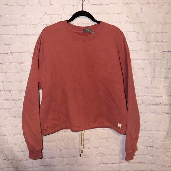 Vuori Tops - Vuori Restore Crewneck Pullover
Sweatshirt Soft Fleece Desert Rose Size Large